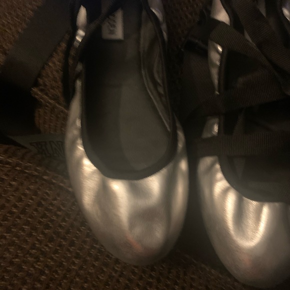 Steve Madden wrap around ballerina shoes - Picture 5 of 5